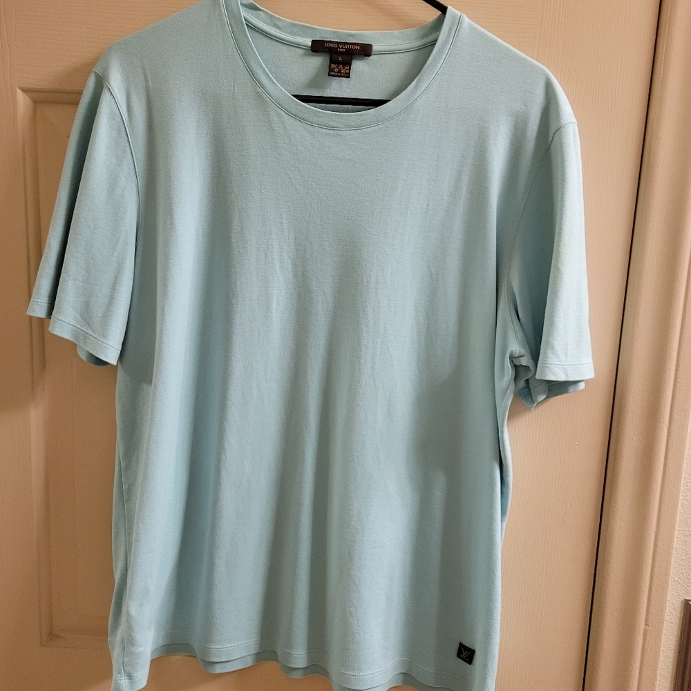 Authentic Louis Vuitton T-shirt. Size L.